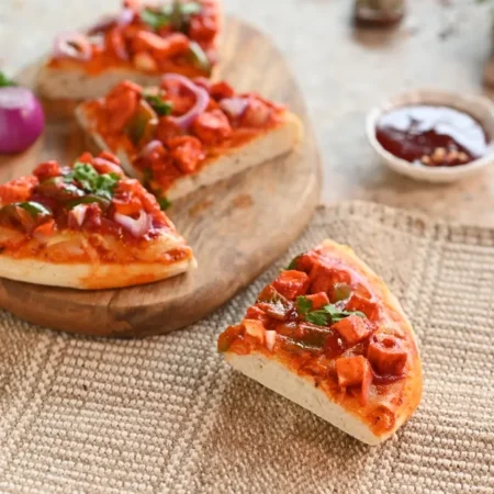 Paneer Makhani Pizza